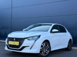 Peugeot 208 Allure / EAT8 / Carplay complet