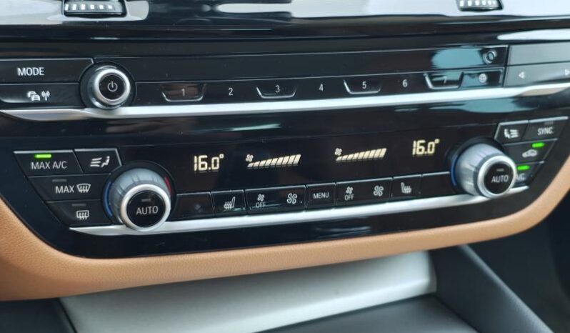 BMW Serie 5 518 Auto / Touring / Volant M complet