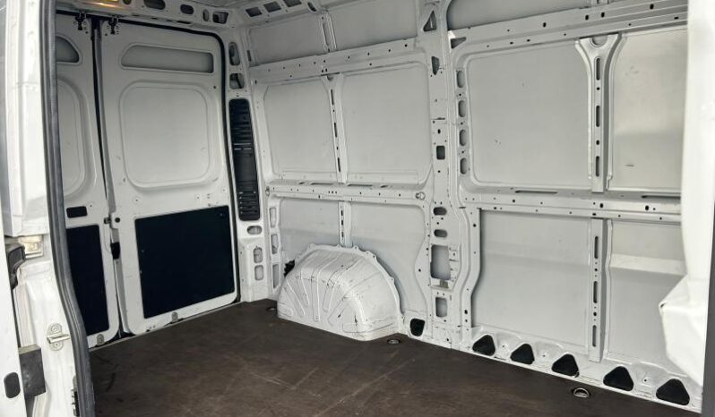 Peugeot Boxer L2H2 / 140ch / 2.2 BlueHDi complet