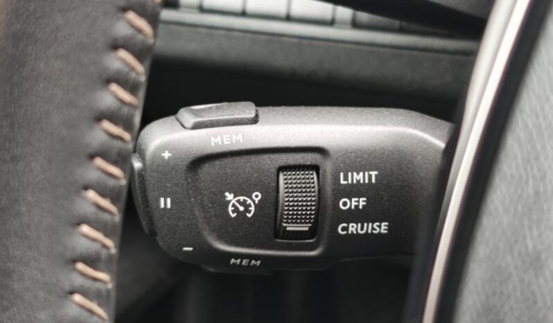 Peugeot 5008 Style / 7 places / 1.5 BlueHDI complet