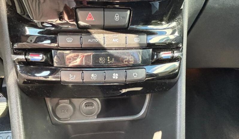 Peugeot 208 EAT6 / Tech Edition complet