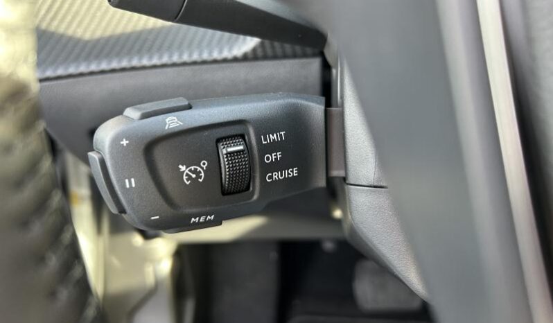 Peugeot 2008 Allure / MHEV / E-DSC6 complet