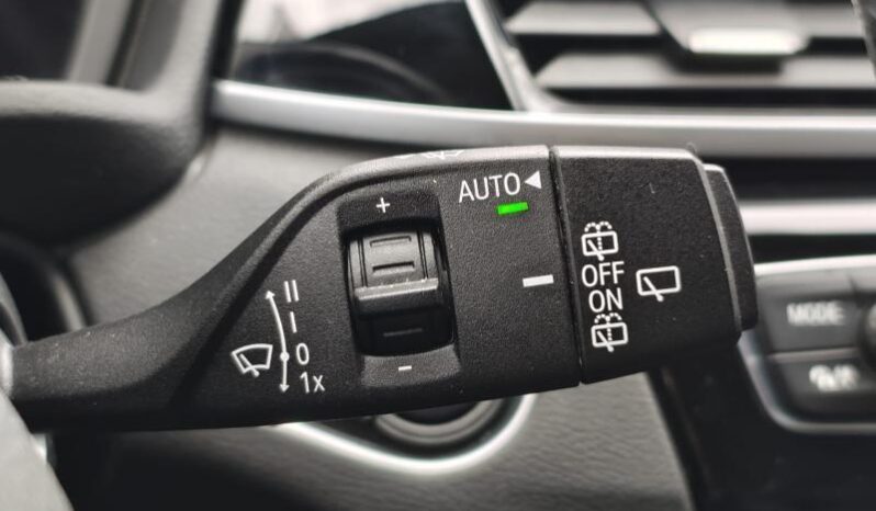 BMW Serie X X1 Sport Line / Auto / 18d complet