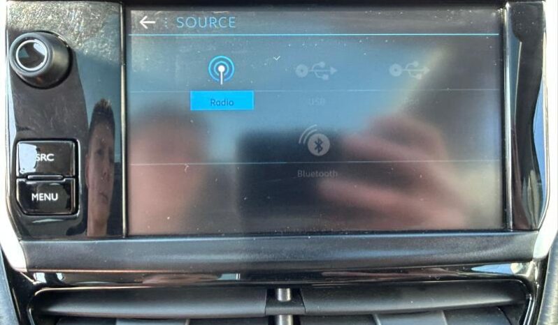 Peugeot 208 EAT6 / Tech Edition complet