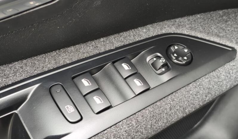 Peugeot 5008 Style / 7 places / 1.5 BlueHDI complet