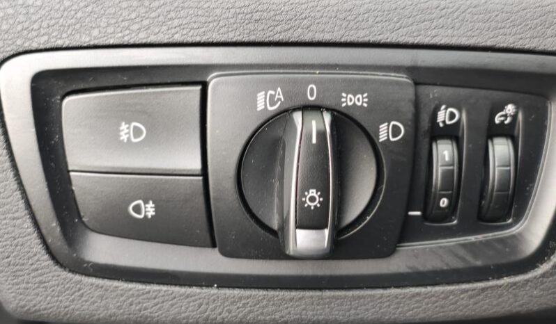 BMW Serie X X1 Sport Line / Auto / 18d complet