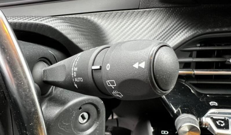 Peugeot 208 Allure / MHEV / E-DSC6 complet