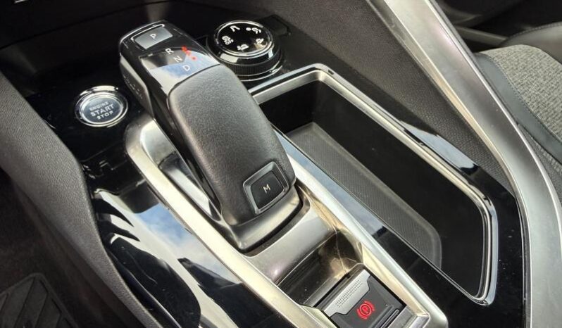 Peugeot 5008 Allure / EAT8 / 7 Places complet