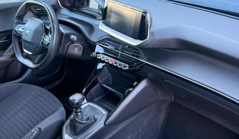 Peugeot 2008 Active / sièges chauffants / 130ch complet