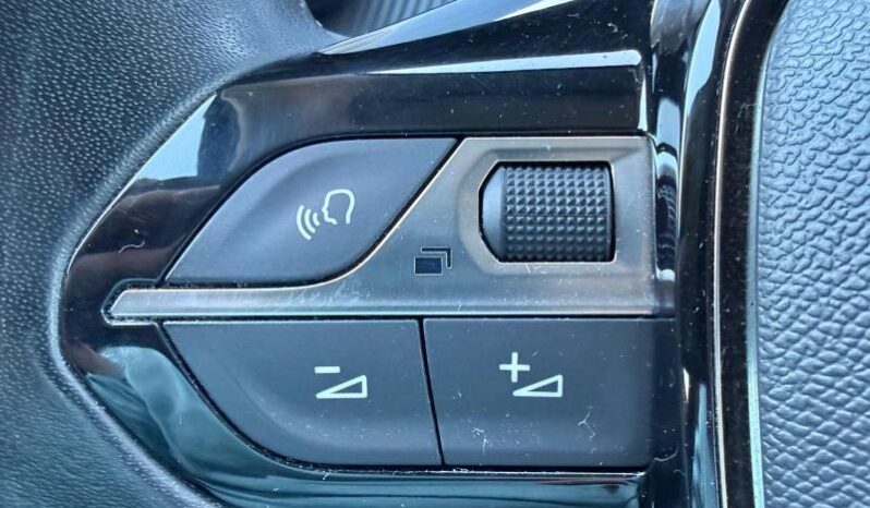 Peugeot 2008 Active / sièges chauffants / 130ch complet