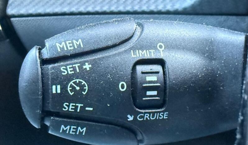 Peugeot 208 Active / 100ch / Carplay complet