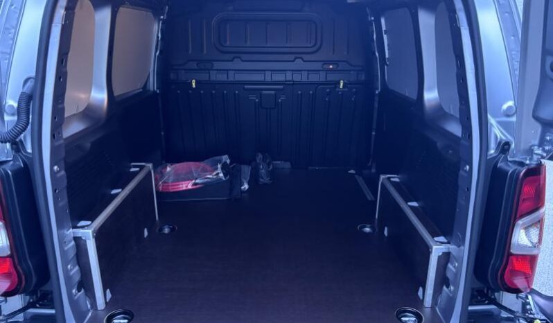 Peugeot e-Partner e-Partner / CarPlay / Heavy / 50 KWh complet