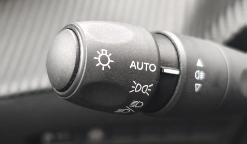 Peugeot 2008 Allure / EAT8 complet