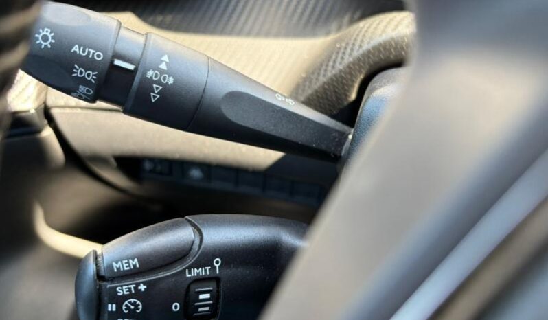 Peugeot 2008 Allure / Caméra / GPS complet