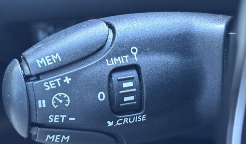 Peugeot 2008 Active / Carplay / 130ch complet