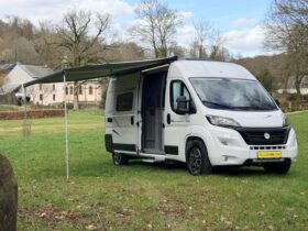 Motorhome McLouis Menfys 3 / 4 couchages / Maxi Prestige