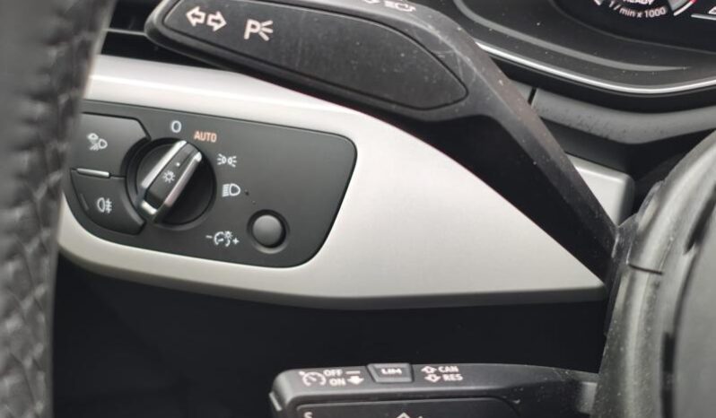Audi A4 S Tronic / Cuir / Avant complet