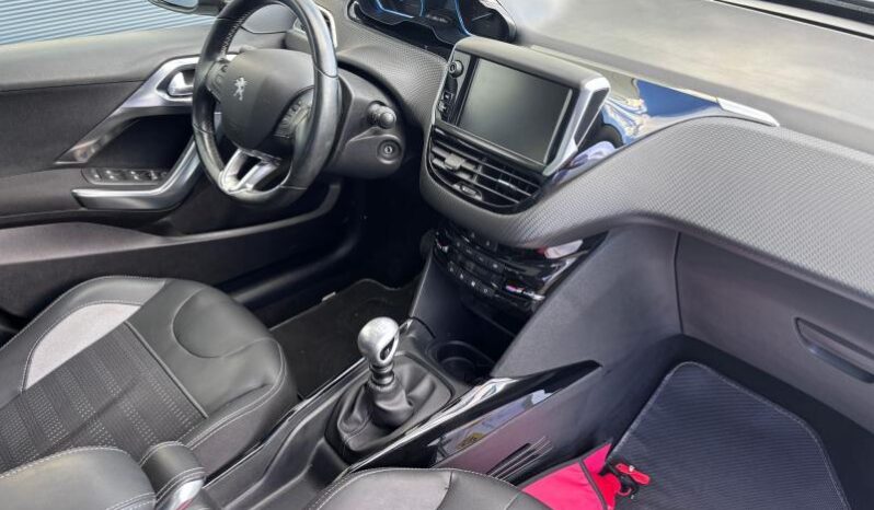 Peugeot 2008 Allure / GPS complet