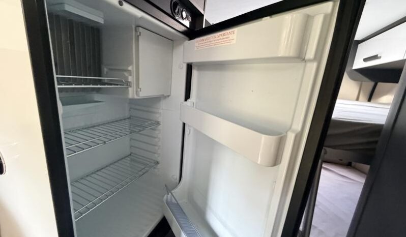 Motorhome McLouis Menfys 3 / 4 couchages / Maxi Prestige complet