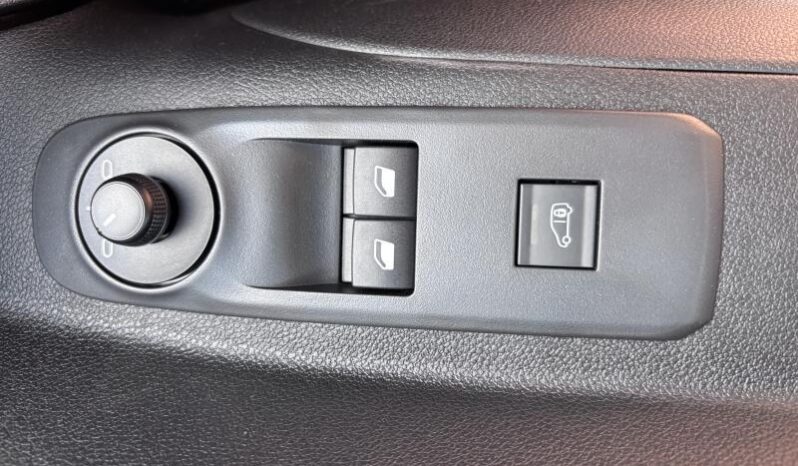 Peugeot Partner Taille M / 130ch / Carplay complet