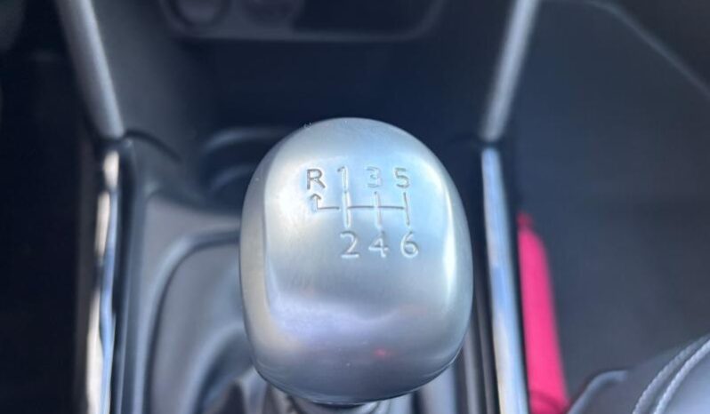 Peugeot 2008 Allure / GPS complet