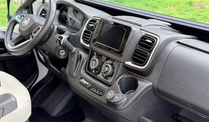 Motorhome McLouis Menfys 3 / 4 couchages / Maxi Prestige complet