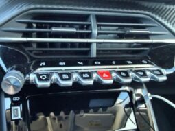 Peugeot 208 Allure / GPS / Carplay complet