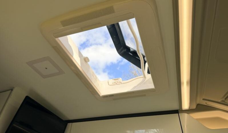 Motorhome McLouis Menfys 3 / 4 couchages / Maxi Prestige complet