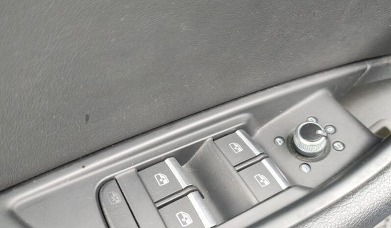 Audi A4 S Tronic / Cuir / Avant complet