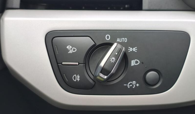 Audi A4 S Tronic / Cuir / Avant complet