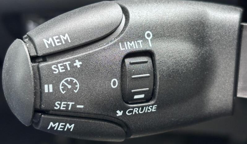 Peugeot 208 Allure / GPS / Carplay complet