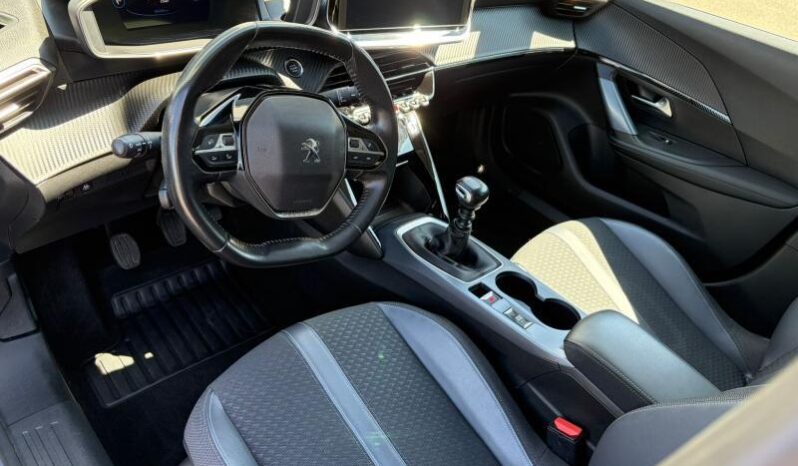 Peugeot 2008 Allure / Caméra / GPS complet