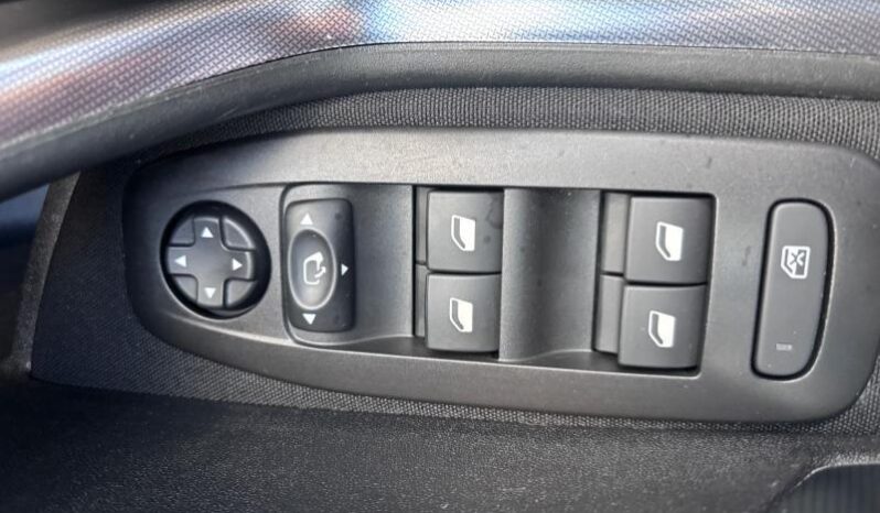 Peugeot 2008 Allure / GPS complet