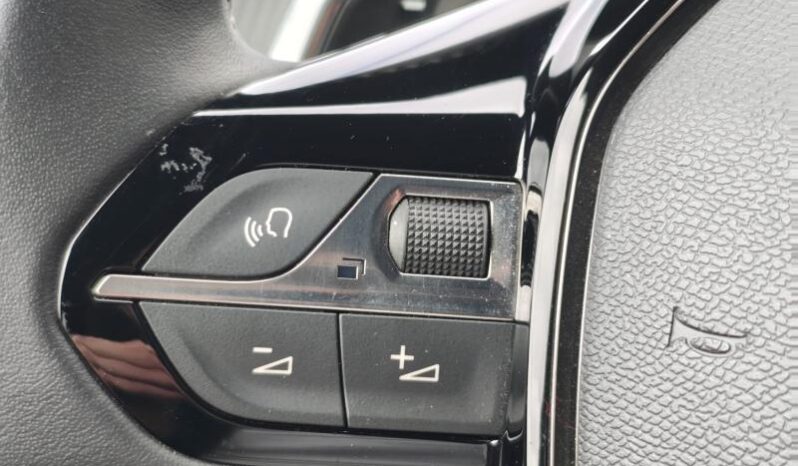 Peugeot 2008 Allure / EAT8 complet