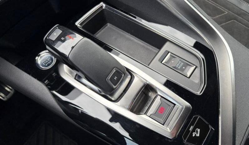 Peugeot 3008 GT Pack / 1.5 BlueHDi / EAT8 complet