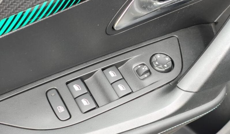 Peugeot 2008 Allure / EAT8 complet