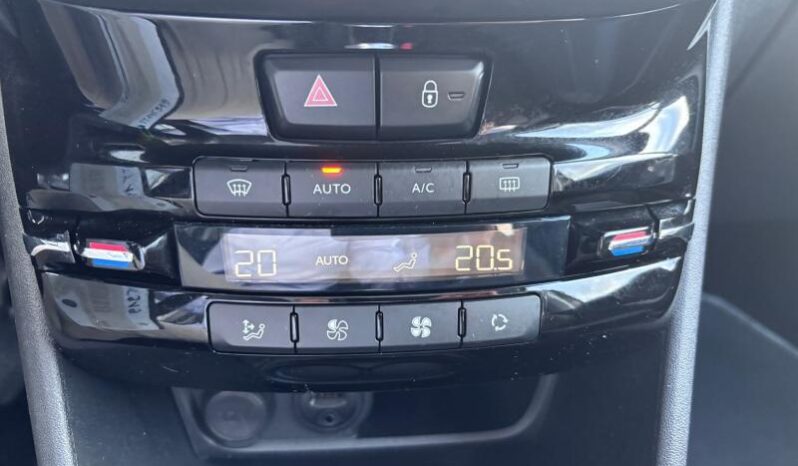 Peugeot 2008 Allure / GPS complet