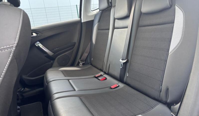 Peugeot 2008 Allure / GPS complet