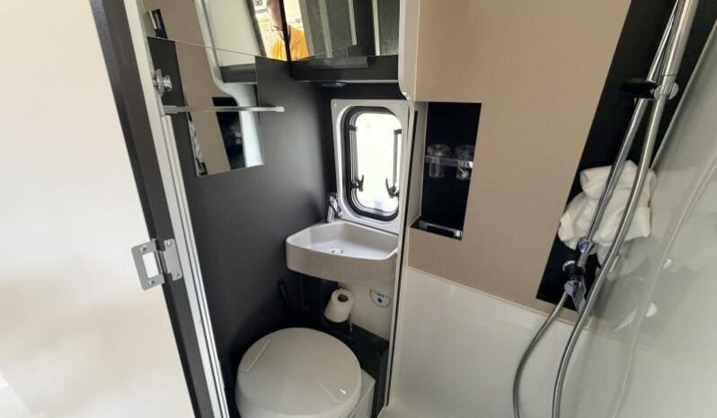 Motorhome McLouis Menfys 3 / 4 couchages / Maxi Prestige complet