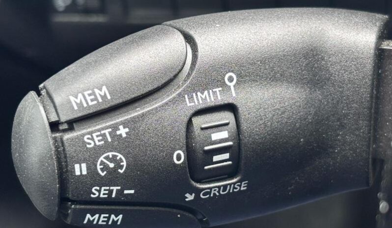 Peugeot 208 Allure / GPS / Carplay complet