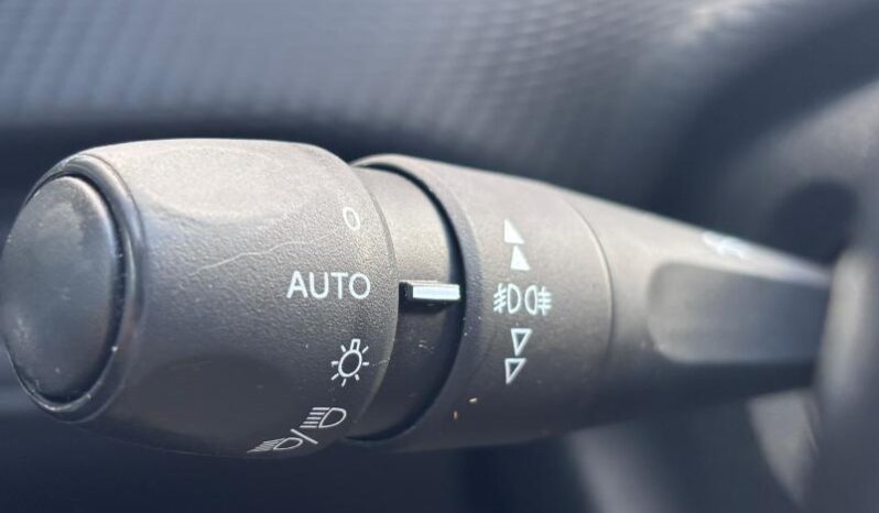 Peugeot 2008 Allure / GPS complet