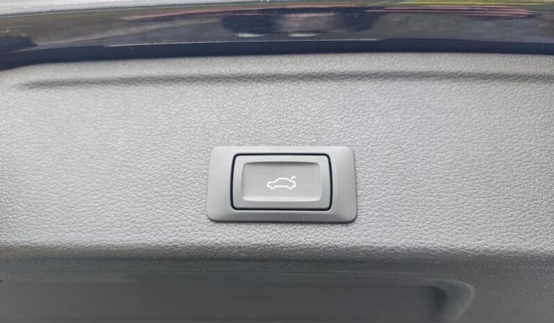 Audi A4 S Tronic / Cuir / Avant complet