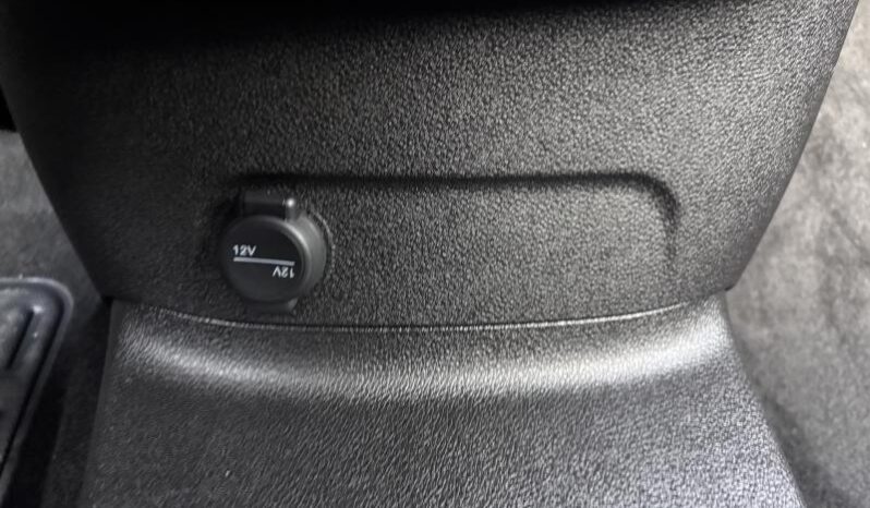 Peugeot Partner Taille M / 130ch / Carplay complet