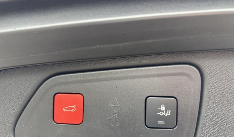 Peugeot 3008 GT / Black Pack / EAT8 complet