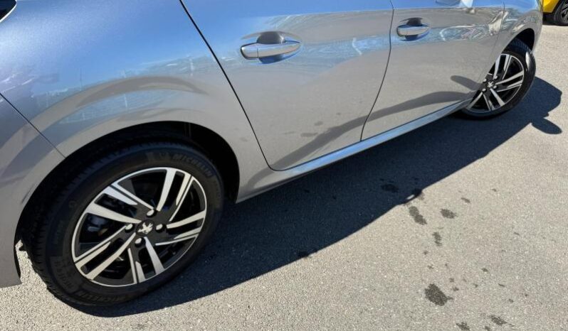 Peugeot 208 Allure / GPS / Carplay complet