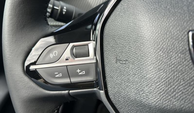 Peugeot 208 Allure Hybrid complet