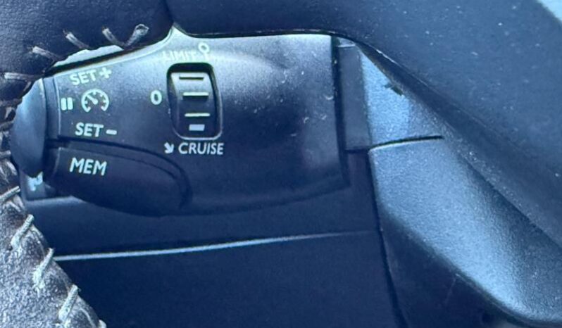 Peugeot 208 Allure / GPS / Carplay complet