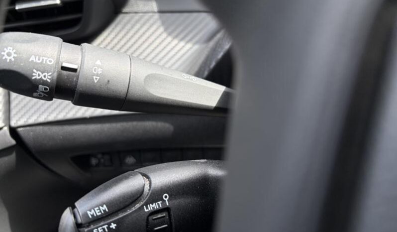 Peugeot 208 Like / Clim / Bluetooth complet