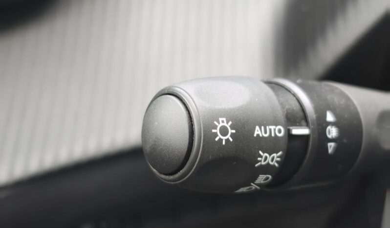 Peugeot 2008 Allure / MHEV / E-DSC6 complet
