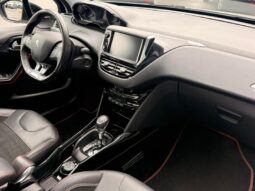Peugeot 2008 GT Line / EAT6 / Pano complet